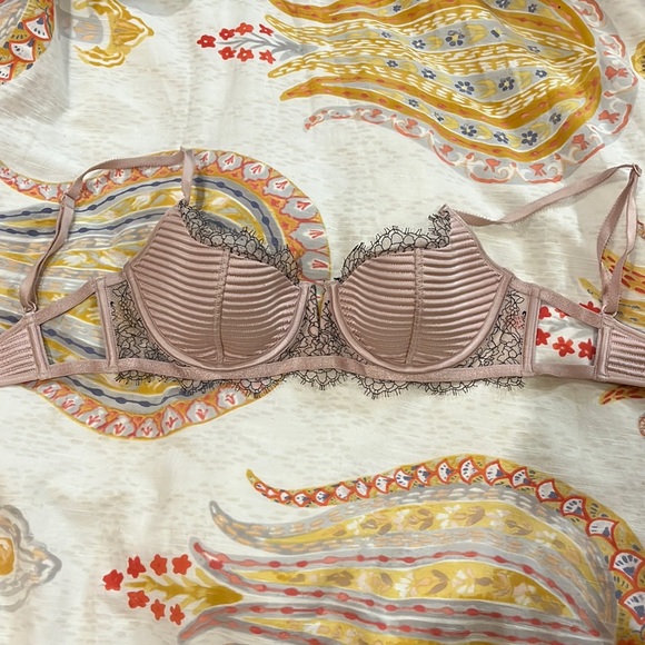 Victoria’s Secret Pink Ribbed Dream Angels Balconet Bra 32D - Picture 3 of 8